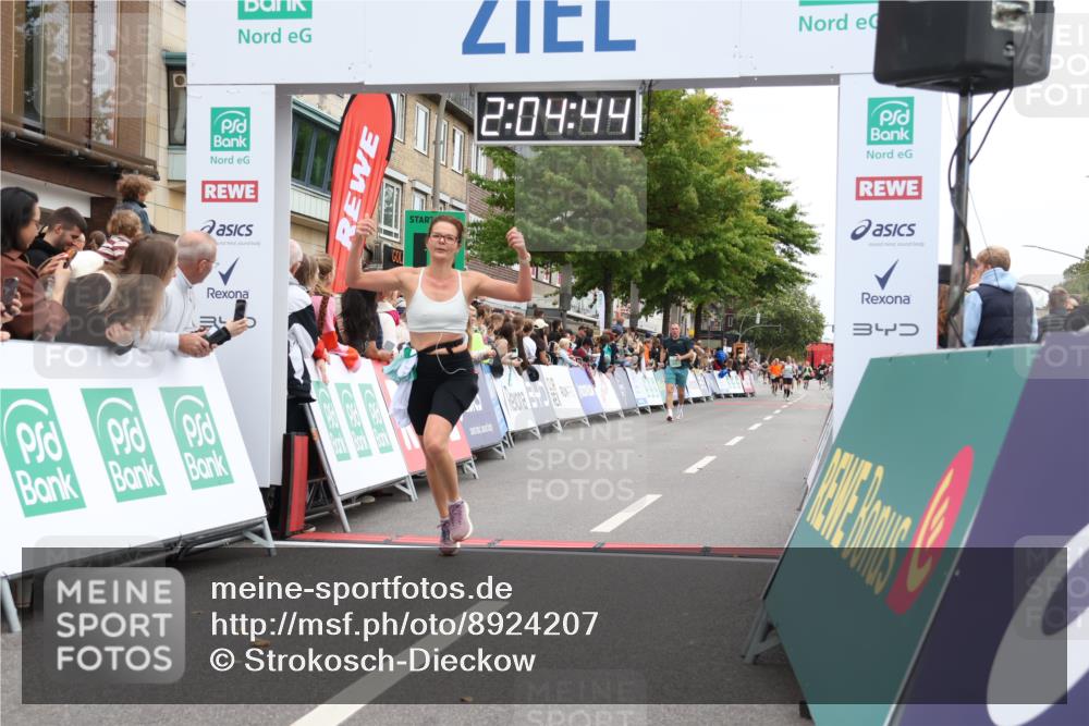 21.09.2025 - PSD Bank Halbmarathon Strokosch-Dieckow http://msf.ph/oto/8924207 21.09.2025 12:04:07 Ziel 1567, 1763, 3326, 3924 meine-sportfotos.de
