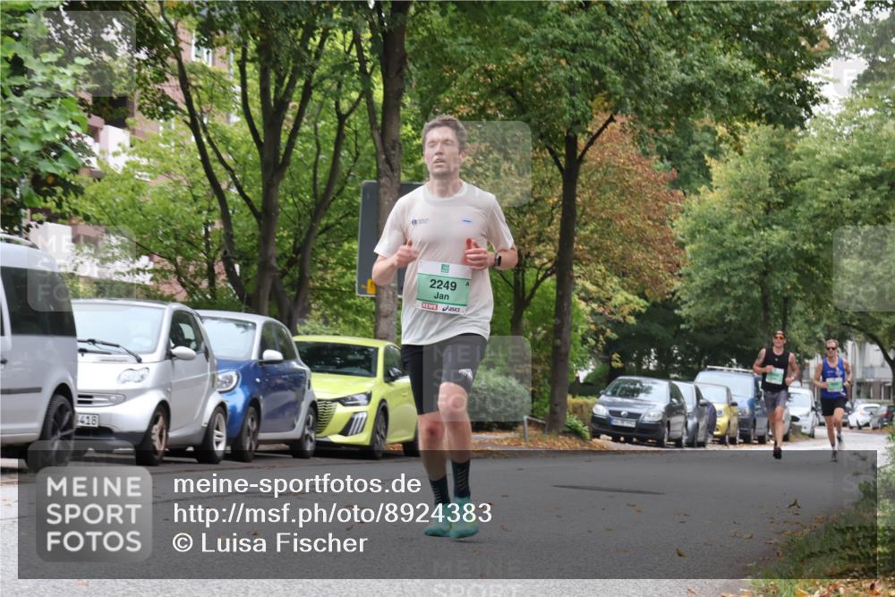 21.09.2025 - PSD Bank Halbmarathon Luisa Fischer http://msf.ph/oto/8924383 21.09.2025 11:17:32 Laufen 418, 2249 meine-sportfotos.de