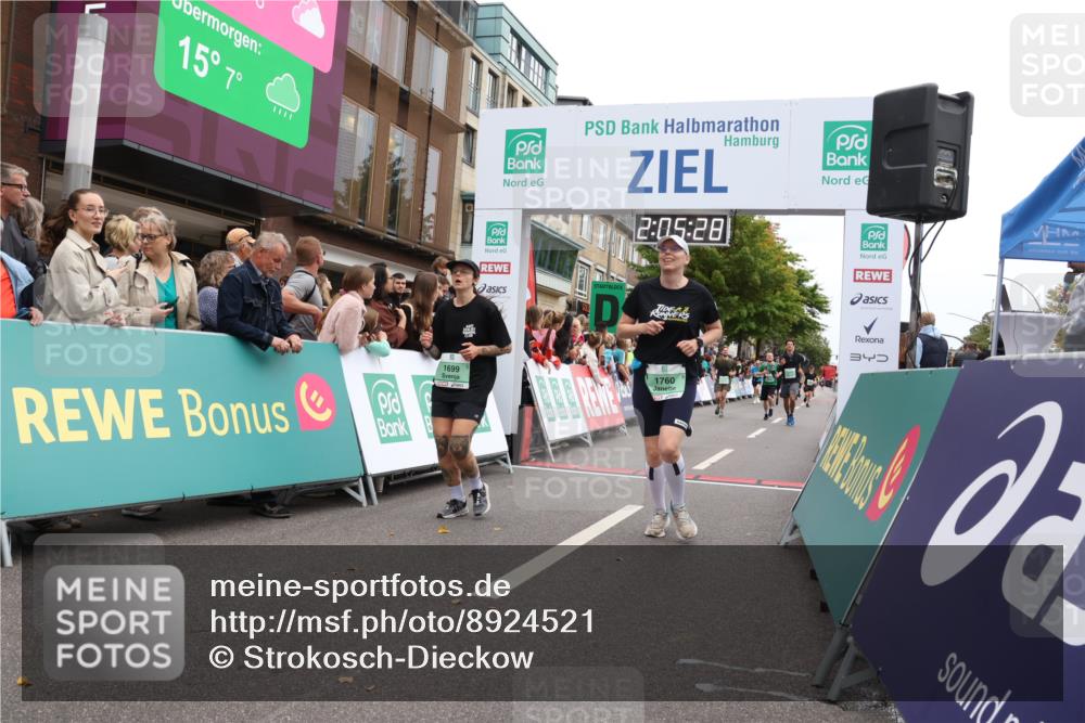 21.09.2025 - PSD Bank Halbmarathon Strokosch-Dieckow http://msf.ph/oto/8924521 21.09.2025 12:04:51 Ziel 1699, 1760, 2507, 2774, 2960, 3005, 3177 meine-sportfotos.de