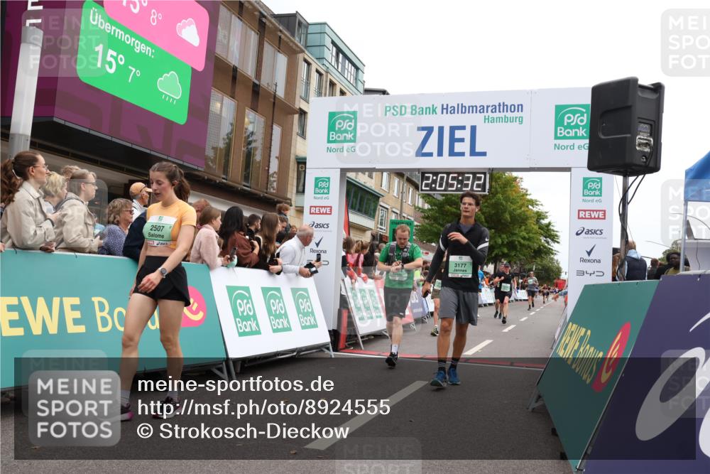 21.09.2025 - PSD Bank Halbmarathon Strokosch-Dieckow http://msf.ph/oto/8924555 21.09.2025 12:04:55 Ziel 1699, 1760, 2507, 2774, 2921, 3116, 3177, 3193, 3358 meine-sportfotos.de