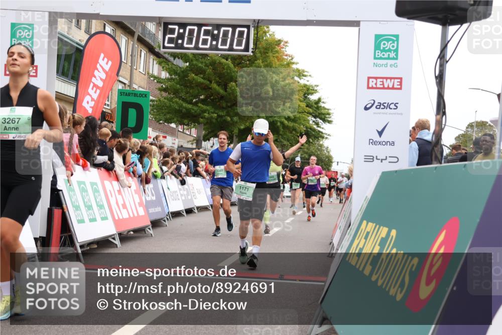 21.09.2025 - PSD Bank Halbmarathon Strokosch-Dieckow http://msf.ph/oto/8924691 21.09.2025 12:05:23 Ziel 1043, 1171, 1253, 1255, 1387, 3267, 3467 meine-sportfotos.de