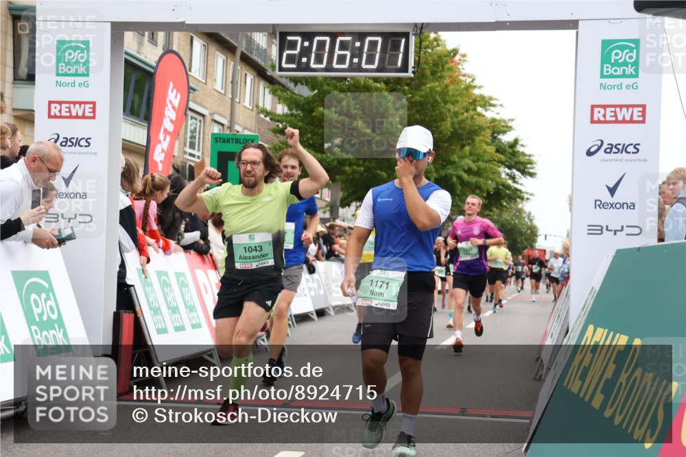 21.09.2025 - PSD Bank Halbmarathon Strokosch-Dieckow http://msf.ph/oto/8924715 21.09.2025 12:05:25 Ziel 1043, 1171, 1253, 1255, 1387, 2618, 3267, 4045 meine-sportfotos.de