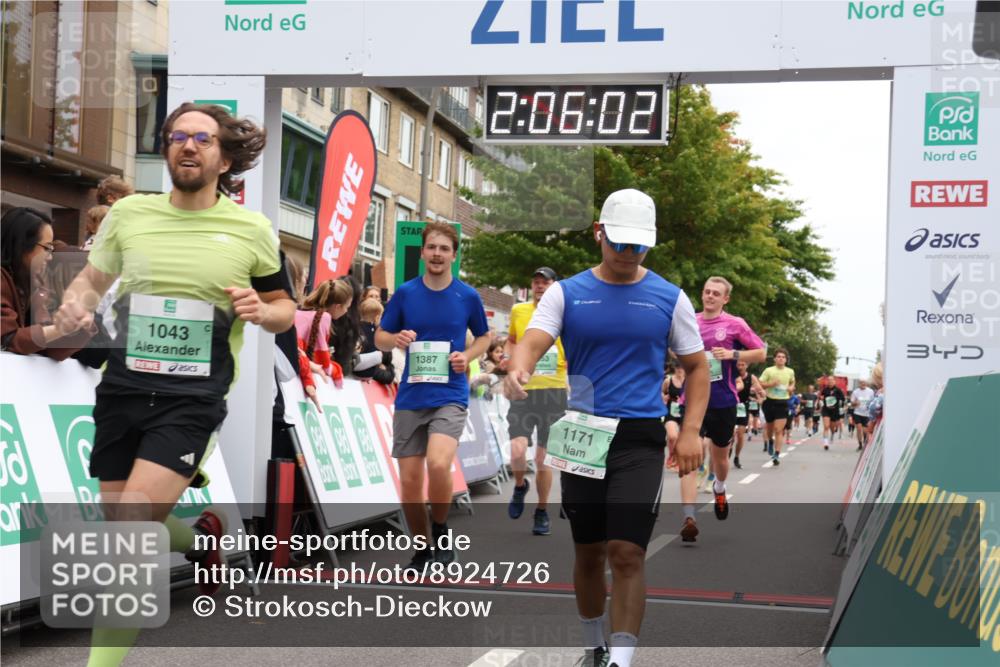 21.09.2025 - PSD Bank Halbmarathon Strokosch-Dieckow http://msf.ph/oto/8924726 21.09.2025 12:05:25 Ziel 1043, 1171, 1253, 1255, 1387, 2618, 3267, 4045 meine-sportfotos.de