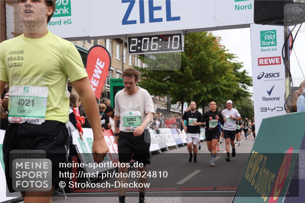 21.09.2025 - PSD Bank Halbmarathon Strokosch-Dieckow http://msf.ph/oto/8924810 21.09.2025 12:05:34 Ziel 1218, 1219, 1253, 1255, 1299, 2097, 2618, 2890, 3262, 3970, 4021, 4045 meine-sportfotos.de