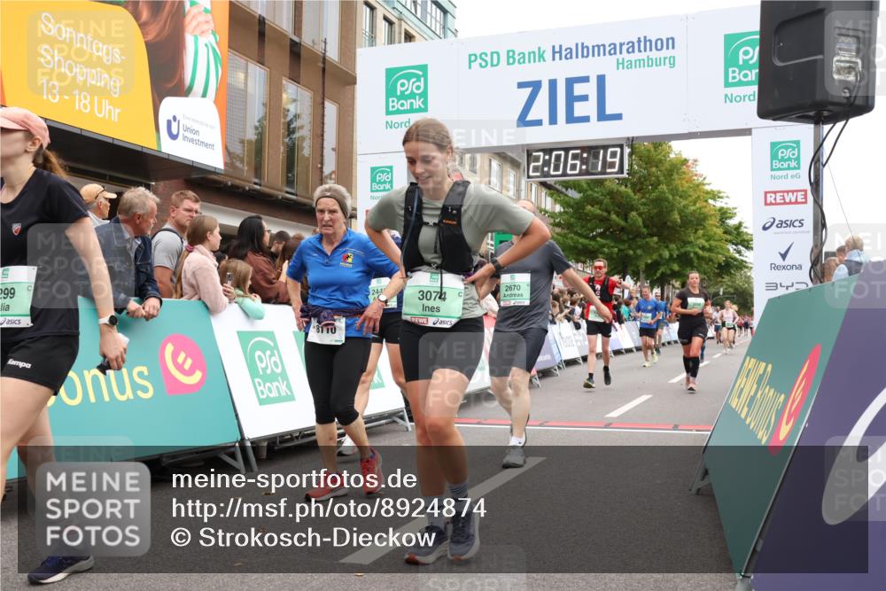 21.09.2025 - PSD Bank Halbmarathon Strokosch-Dieckow http://msf.ph/oto/8924874 21.09.2025 12:05:42 Ziel 1299, 1538, 2097, 2440, 2670, 2890, 3038, 3074, 3970 meine-sportfotos.de