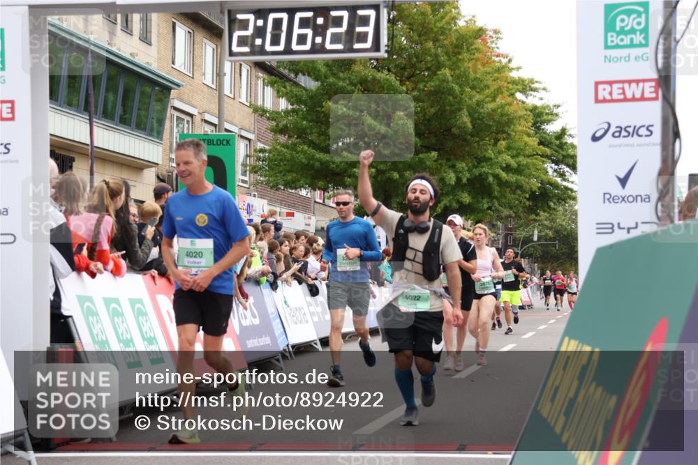 21.09.2025 - PSD Bank Halbmarathon Strokosch-Dieckow http://msf.ph/oto/8924922 21.09.2025 12:05:47 Ziel 1485, 1538, 2075, 2262, 2440, 2534, 2670, 3038, 3074, 3251, 4020, 4022 meine-sportfotos.de