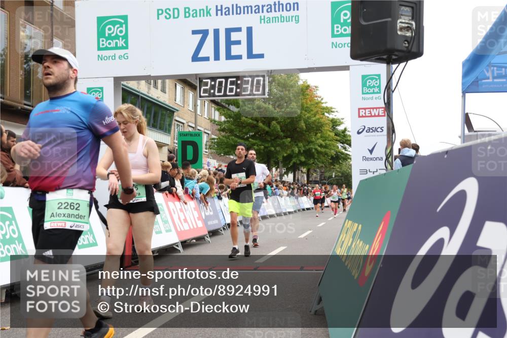 21.09.2025 - PSD Bank Halbmarathon Strokosch-Dieckow http://msf.ph/oto/8924991 21.09.2025 12:05:54 Ziel 1485, 2075, 2262, 2475, 2534, 2963, 3251, 3653, 4020, 4022 meine-sportfotos.de