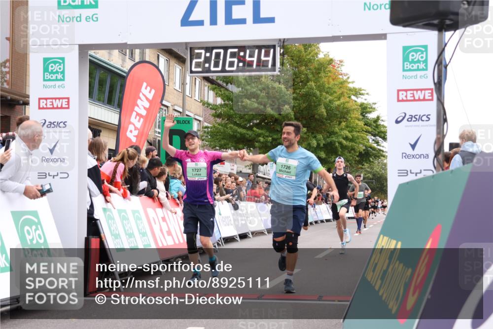 21.09.2025 - PSD Bank Halbmarathon Strokosch-Dieckow http://msf.ph/oto/8925111 21.09.2025 12:06:07 Ziel 1726, 1727, 2013, 2446, 2580, 3234, 3292, 3428 meine-sportfotos.de