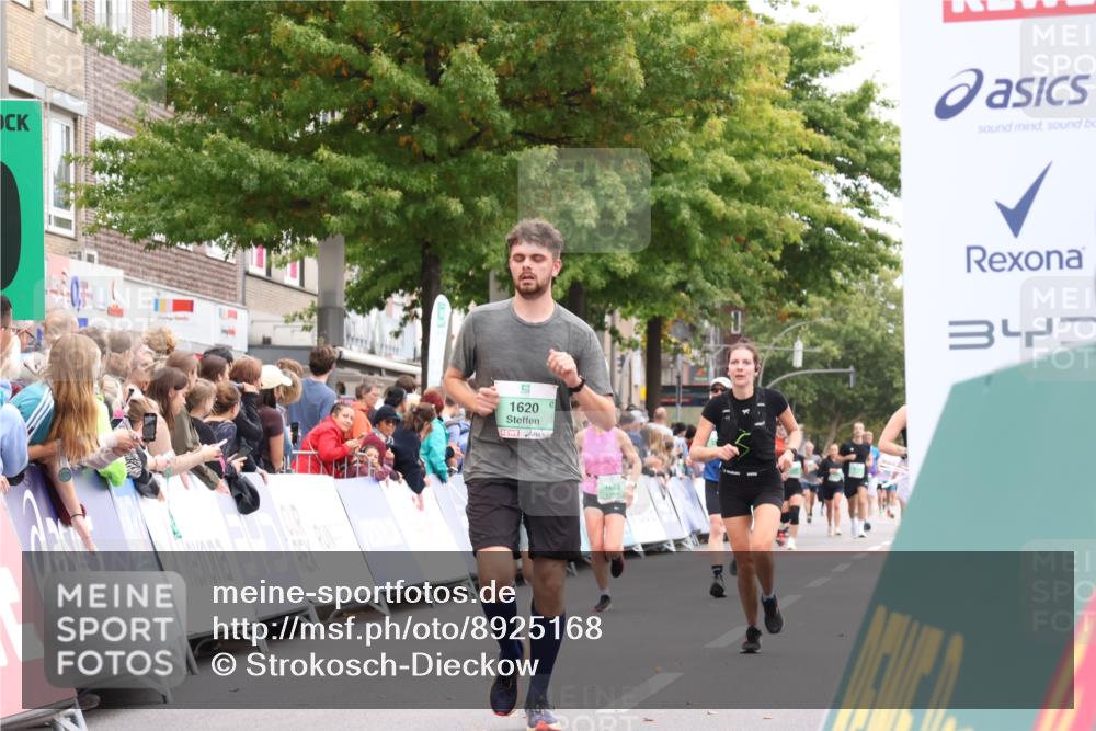 21.09.2025 - PSD Bank Halbmarathon Strokosch-Dieckow http://msf.ph/oto/8925168 21.09.2025 12:06:12 Ziel 1432, 1620, 1663, 1726, 1727, 2013, 2446, 2580, 3236, 3292 meine-sportfotos.de