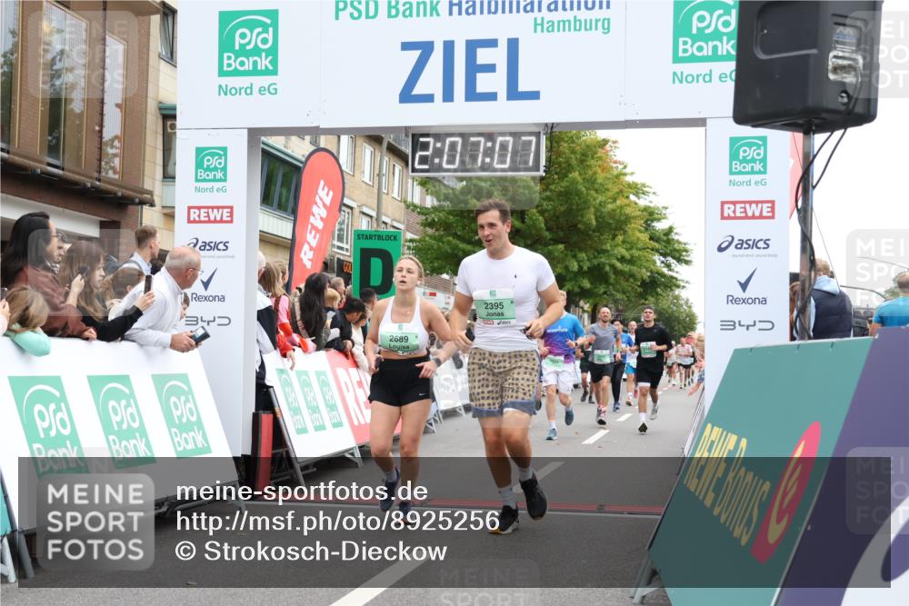 21.09.2025 - PSD Bank Halbmarathon Strokosch-Dieckow http://msf.ph/oto/8925256 21.09.2025 12:06:30 Ziel 1021, 1296, 2395, 2433, 2689, 2712, 2745, 2920, 2998, 3030, 3201 meine-sportfotos.de