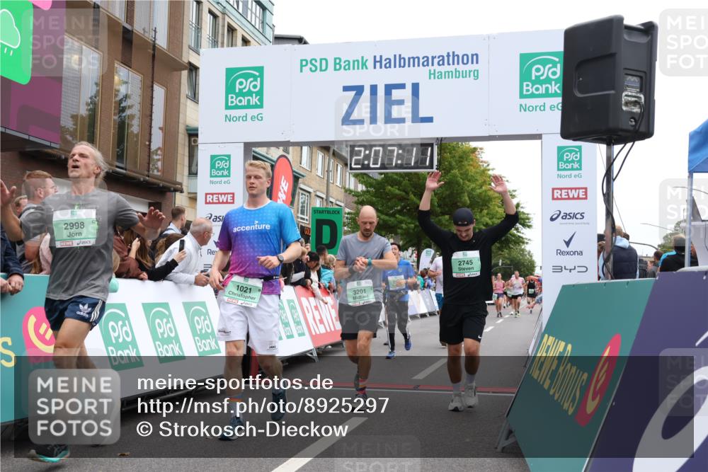 21.09.2025 - PSD Bank Halbmarathon Strokosch-Dieckow http://msf.ph/oto/8925297 21.09.2025 12:06:34 Ziel 1021, 1334, 2395, 2689, 2745, 2920, 2998, 3030, 3201, 3254, 3955 meine-sportfotos.de