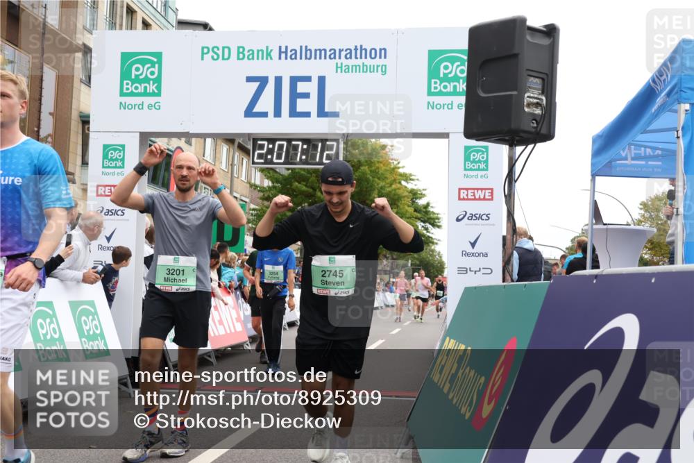 21.09.2025 - PSD Bank Halbmarathon Strokosch-Dieckow http://msf.ph/oto/8925309 21.09.2025 12:06:35 Ziel 1021, 1334, 2395, 2689, 2745, 2998, 3201, 3254, 3955 meine-sportfotos.de