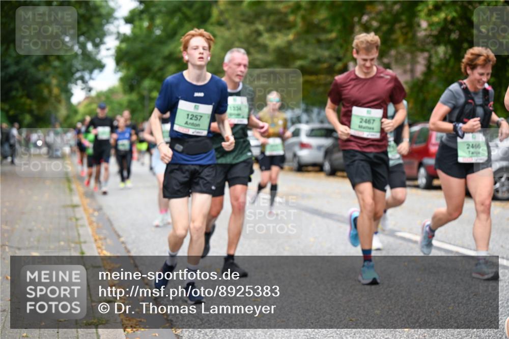 21.09.2025 - PSD Bank Halbmarathon Dr. Thomas Lammeyer http://msf.ph/oto/8925383 21.09.2025 10:44:34 Laufen 1257, 2467, 2466 meine-sportfotos.de
