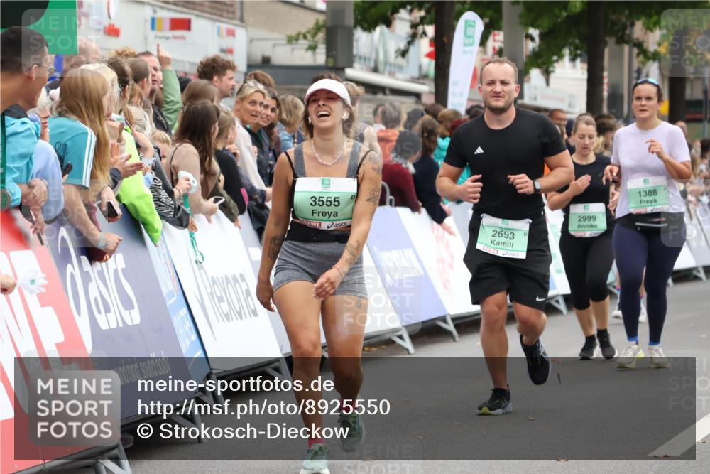 21.09.2025 - PSD Bank Halbmarathon Strokosch-Dieckow http://msf.ph/oto/8925550 21.09.2025 12:07:08 Ziel 1571, 2693, 2808, 2999, 3064, 3266, 3749 meine-sportfotos.de