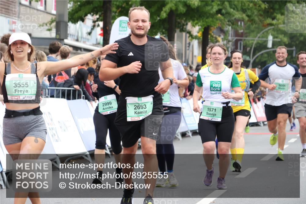 21.09.2025 - PSD Bank Halbmarathon Strokosch-Dieckow http://msf.ph/oto/8925555 21.09.2025 12:07:09 Ziel 1388, 1571, 2693, 2808, 2999, 3266, 3371, 3555 meine-sportfotos.de