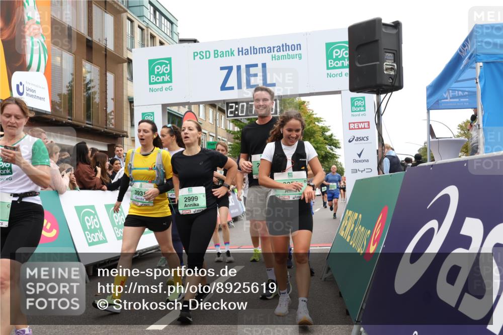 21.09.2025 - PSD Bank Halbmarathon Strokosch-Dieckow http://msf.ph/oto/8925619 21.09.2025 12:07:16 Ziel 1347, 1388, 1571, 1594, 2223, 2628, 2693, 2789, 2999, 3006, 3259, 3371, 3555, 3931 meine-sportfotos.de