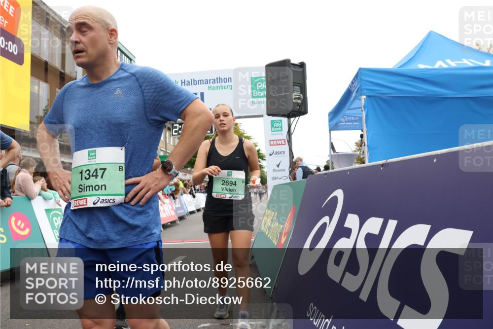 21.09.2025 - PSD Bank Halbmarathon Strokosch-Dieckow http://msf.ph/oto/8925662 21.09.2025 12:07:25 Ziel 1347, 2671, 2694, 3068, 3259 meine-sportfotos.de