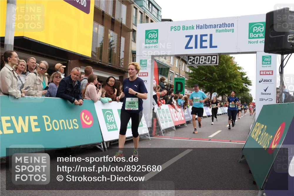 21.09.2025 - PSD Bank Halbmarathon Strokosch-Dieckow http://msf.ph/oto/8925680 21.09.2025 12:07:32 Ziel 1686, 2864, 2942, 3065, 3393, 3692, 4003 meine-sportfotos.de