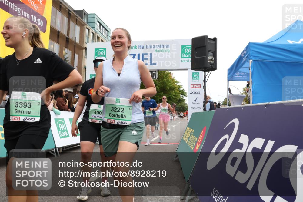 21.09.2025 - PSD Bank Halbmarathon Strokosch-Dieckow http://msf.ph/oto/8928219 21.09.2025 12:07:40 Ziel 1686, 2506, 2532, 2864, 2942, 2949, 3065, 3222, 3393, 3407, 4003 meine-sportfotos.de