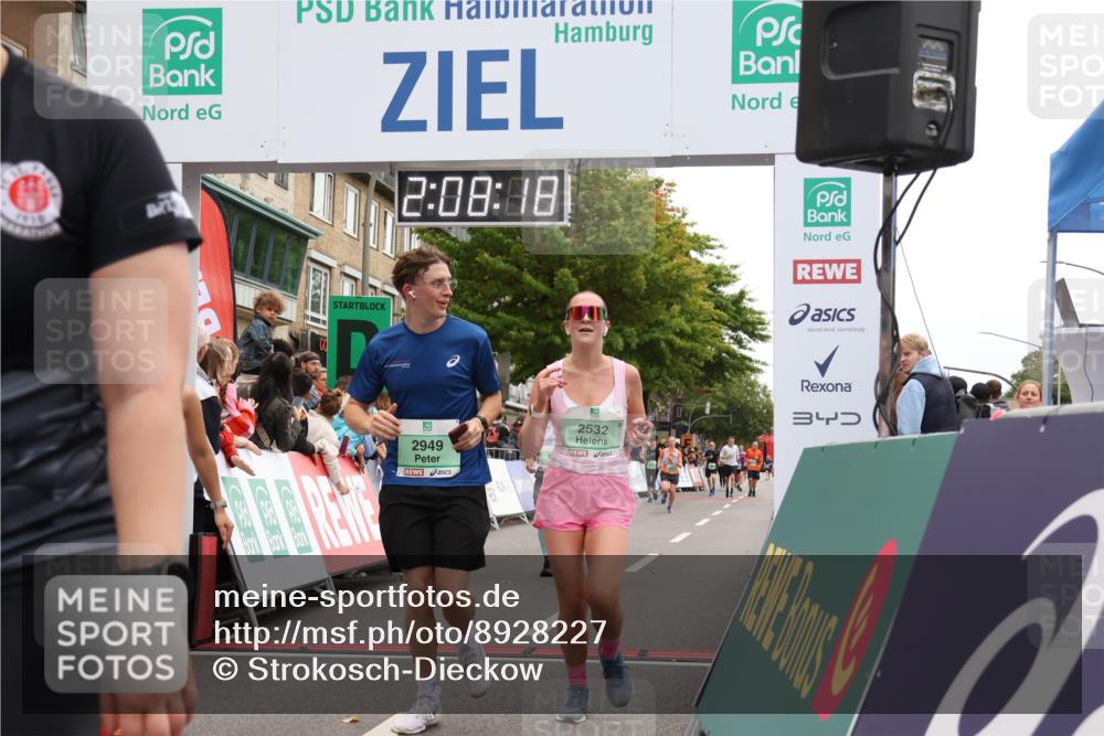 21.09.2025 - PSD Bank Halbmarathon Strokosch-Dieckow http://msf.ph/oto/8928227 21.09.2025 12:07:41 Ziel 1686, 2506, 2532, 2864, 2942, 2949, 3222, 3393, 3407, 4003 meine-sportfotos.de