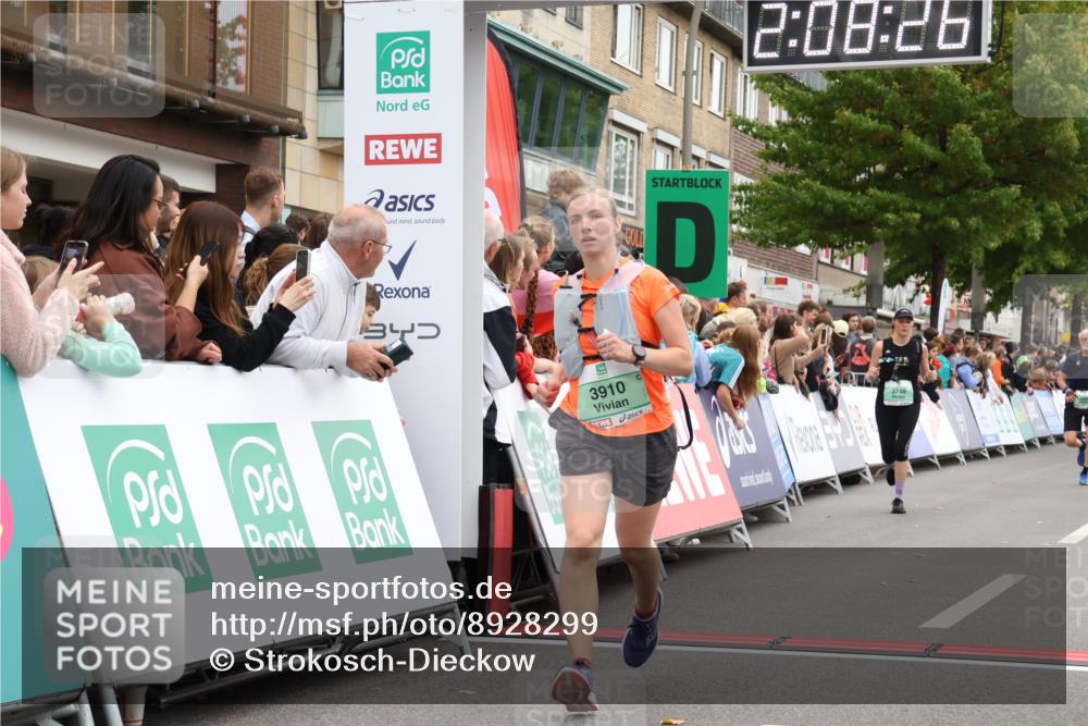 21.09.2025 - PSD Bank Halbmarathon Strokosch-Dieckow http://msf.ph/oto/8928299 21.09.2025 12:07:49 Ziel 2506, 3746, 3910 meine-sportfotos.de