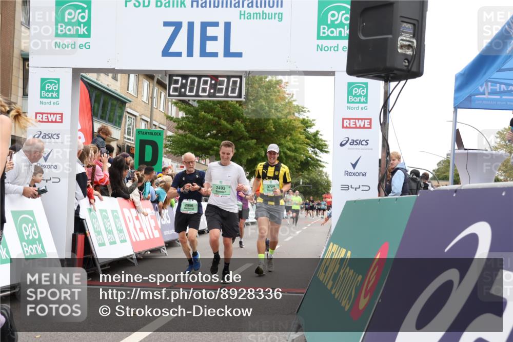 21.09.2025 - PSD Bank Halbmarathon Strokosch-Dieckow http://msf.ph/oto/8928336 21.09.2025 12:07:54 Ziel 2493, 2956, 3396, 3729, 3746, 3910, 3948, 3975 meine-sportfotos.de