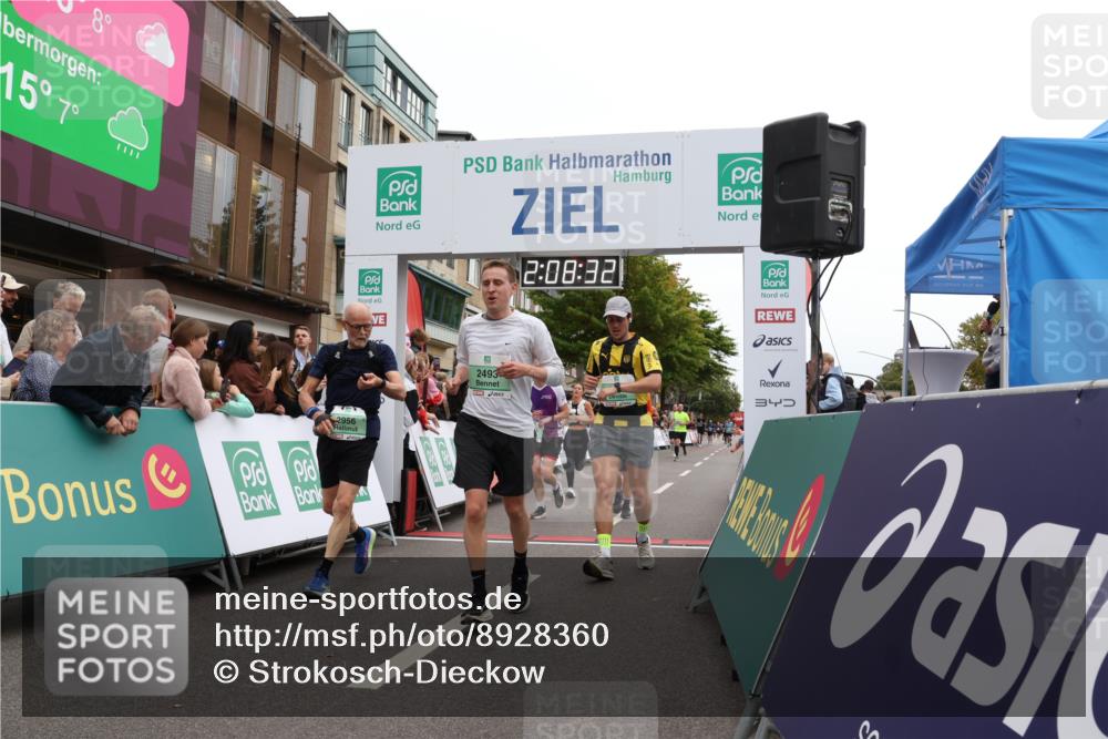 21.09.2025 - PSD Bank Halbmarathon Strokosch-Dieckow http://msf.ph/oto/8928360 21.09.2025 12:07:55 Ziel 2493, 2956, 3396, 3729, 3746, 3910, 3948, 3975 meine-sportfotos.de