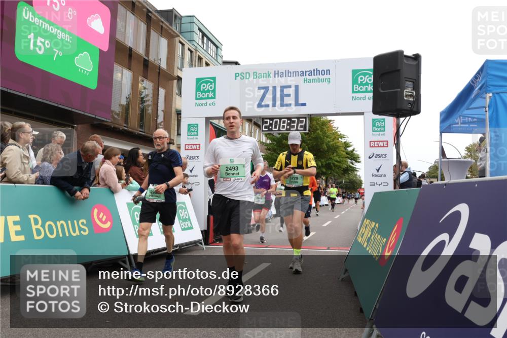 21.09.2025 - PSD Bank Halbmarathon Strokosch-Dieckow http://msf.ph/oto/8928366 21.09.2025 12:07:56 Ziel 2493, 2956, 3396, 3729, 3746, 3910, 3948, 3975 meine-sportfotos.de