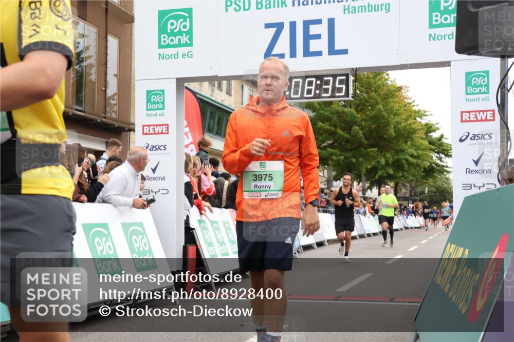 21.09.2025 - PSD Bank Halbmarathon Strokosch-Dieckow http://msf.ph/oto/8928400 21.09.2025 12:07:58 Ziel 2493, 2956, 3396, 3729, 3746, 3948, 3975 meine-sportfotos.de