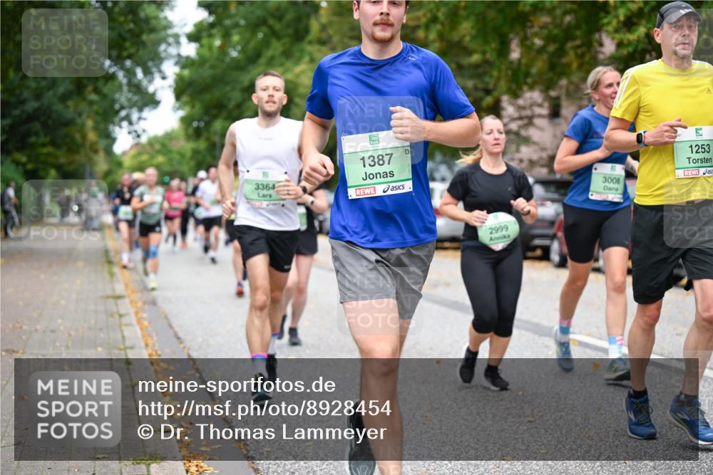 21.09.2025 - PSD Bank Halbmarathon Dr. Thomas Lammeyer http://msf.ph/oto/8928454 21.09.2025 10:48:03 Laufen 3364, 1387, 2999, 3008, 1253 meine-sportfotos.de