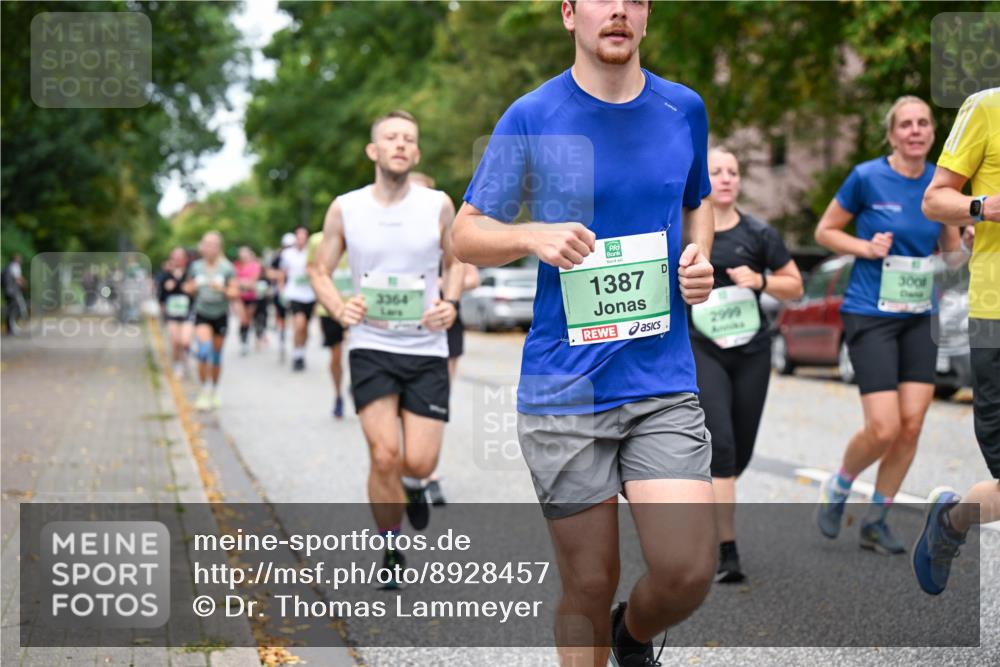 21.09.2025 - PSD Bank Halbmarathon Dr. Thomas Lammeyer http://msf.ph/oto/8928457 21.09.2025 10:48:03 Laufen 3364, 1387, 2999, 300 meine-sportfotos.de