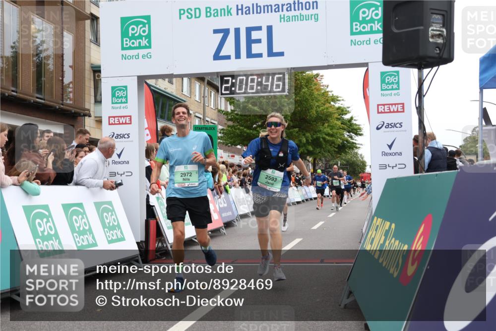 21.09.2025 - PSD Bank Halbmarathon Strokosch-Dieckow http://msf.ph/oto/8928469 21.09.2025 12:08:10 Ziel 2593, 2883, 2972, 3108, 3439, 3505 meine-sportfotos.de