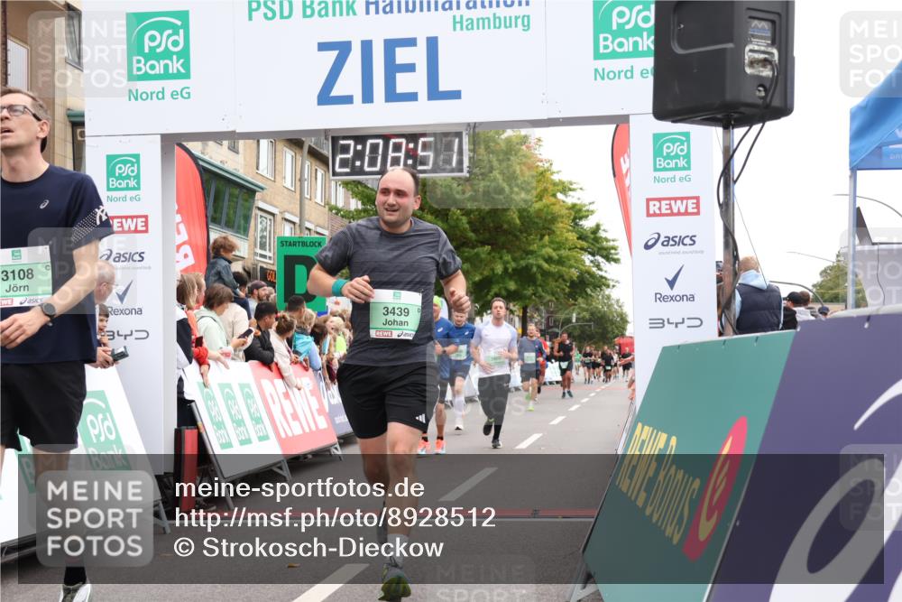 21.09.2025 - PSD Bank Halbmarathon Strokosch-Dieckow http://msf.ph/oto/8928512 21.09.2025 12:08:15 Ziel 1495, 1496, 2396, 2593, 2612, 2896, 2908, 2972, 3108, 3439 meine-sportfotos.de