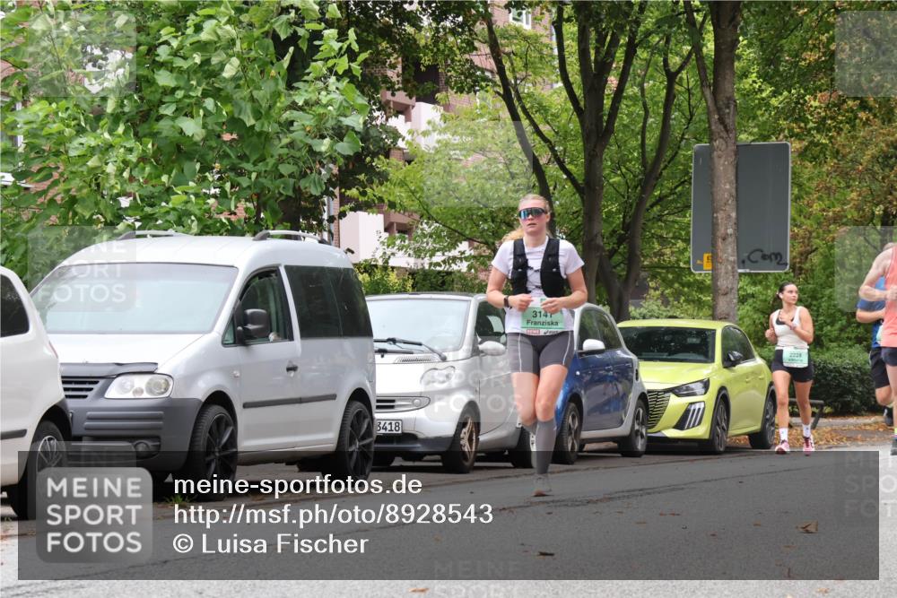 21.09.2025 - PSD Bank Halbmarathon Luisa Fischer http://msf.ph/oto/8928543 21.09.2025 11:41:17 Laufen 3418, 314, 2228 meine-sportfotos.de