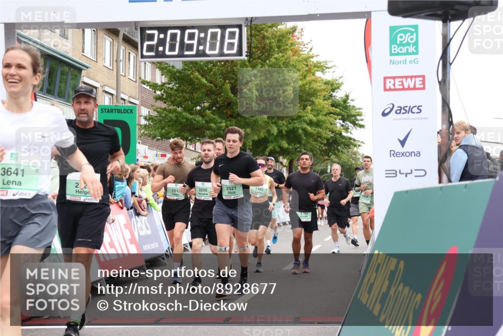 21.09.2025 - PSD Bank Halbmarathon Strokosch-Dieckow http://msf.ph/oto/8928677 21.09.2025 12:08:32 Ziel 1480, 1511, 1512, 1673, 2133, 2176, 2521, 2724, 2763, 2818, 2957, 3137, 3205, 3235, 3641, 3760 meine-sportfotos.de
