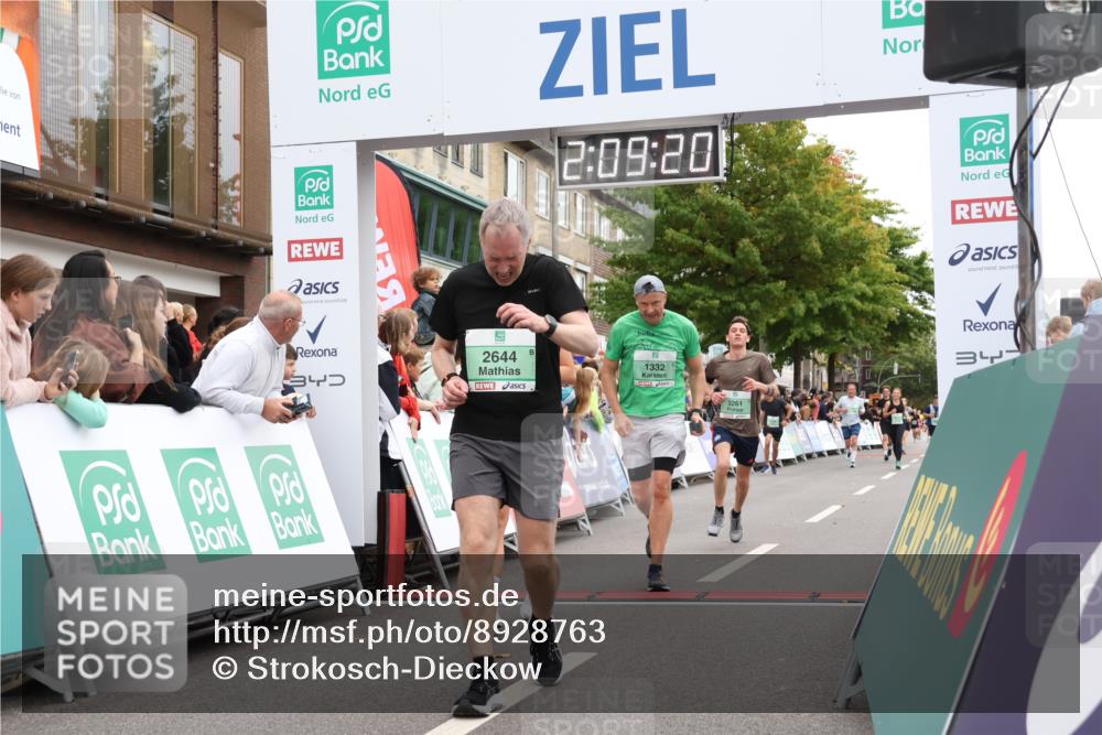 21.09.2025 - PSD Bank Halbmarathon Strokosch-Dieckow http://msf.ph/oto/8928763 21.09.2025 12:08:43 Ziel 1332, 1636, 1673, 2133, 2644, 2818, 2957, 3137, 3150, 3261 meine-sportfotos.de