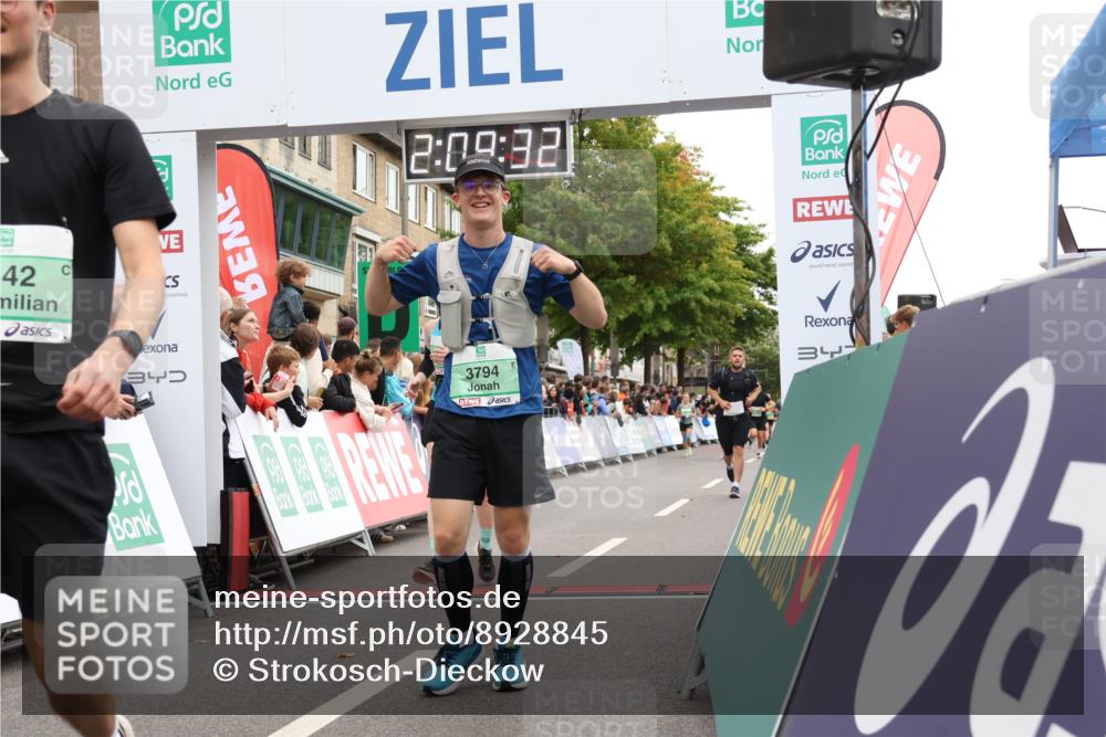 21.09.2025 - PSD Bank Halbmarathon Strokosch-Dieckow http://msf.ph/oto/8928845 21.09.2025 12:08:56 Ziel 1442, 2575, 3223, 3274, 3414, 3506, 3794 meine-sportfotos.de