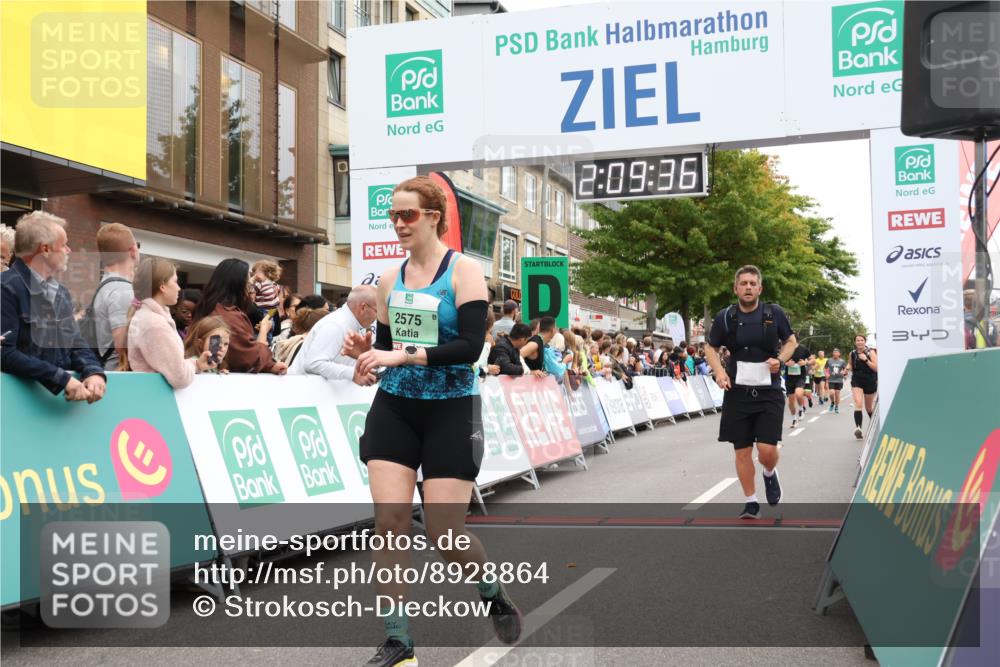 21.09.2025 - PSD Bank Halbmarathon Strokosch-Dieckow http://msf.ph/oto/8928864 21.09.2025 12:08:59 Ziel 1267, 1268, 1442, 2575, 3223, 3273, 3274, 3794 meine-sportfotos.de