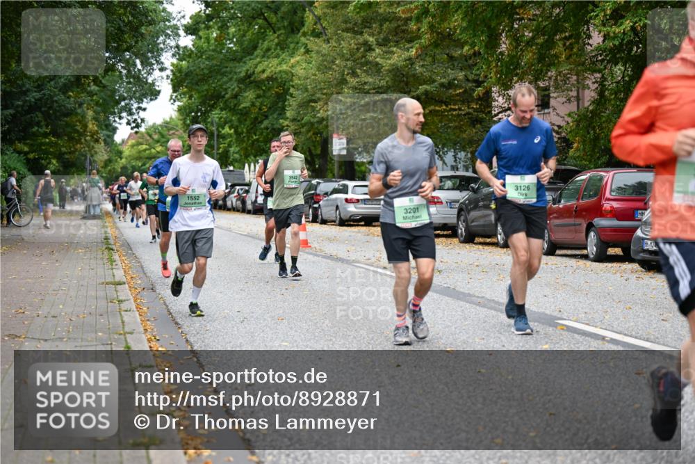 21.09.2025 - PSD Bank Halbmarathon Dr. Thomas Lammeyer http://msf.ph/oto/8928871 21.09.2025 10:48:28 Laufen 1552, 3542, 3201, 3126 meine-sportfotos.de
