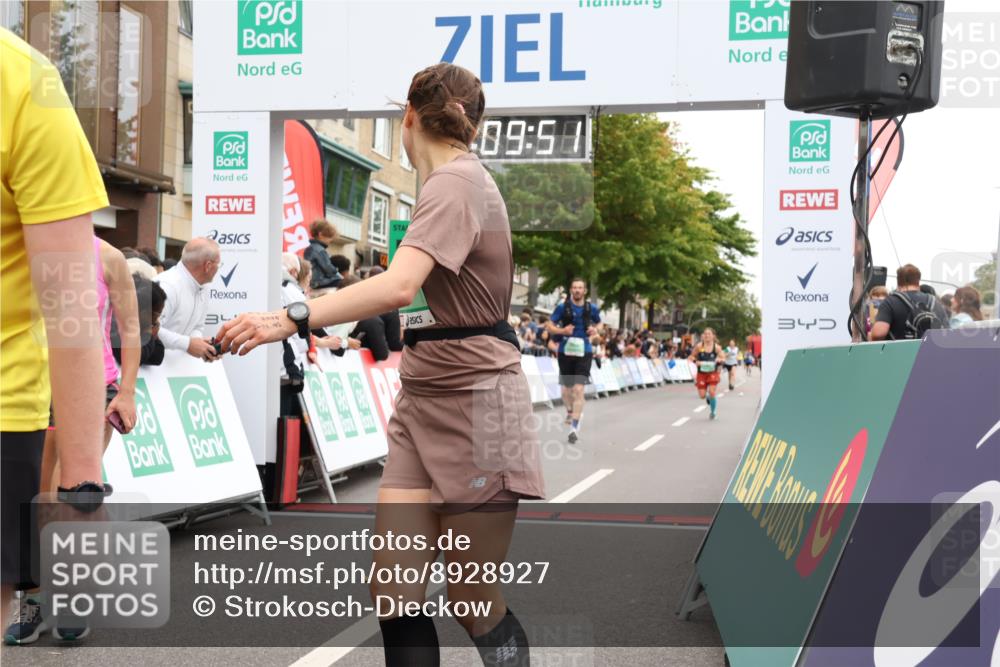 21.09.2025 - PSD Bank Halbmarathon Strokosch-Dieckow http://msf.ph/oto/8928927 21.09.2025 12:09:14 Ziel 1729, 1730, 1954, 2643, 3127, 3176, 3378, 3392, 3983 meine-sportfotos.de