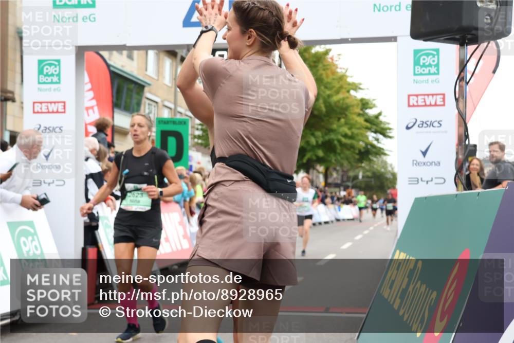 21.09.2025 - PSD Bank Halbmarathon Strokosch-Dieckow http://msf.ph/oto/8928965 21.09.2025 12:09:22 Ziel 1080, 2623, 3127, 3378, 3946 meine-sportfotos.de