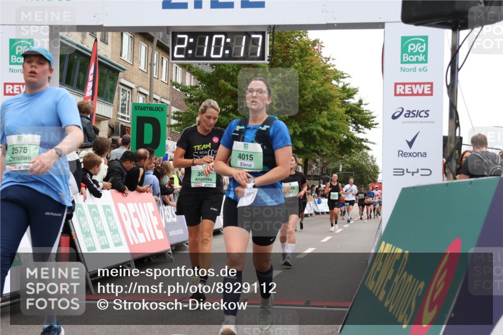 21.09.2025 - PSD Bank Halbmarathon Strokosch-Dieckow http://msf.ph/oto/8929112 21.09.2025 12:09:40 Ziel 2576, 3062, 3063, 3145, 3230, 4015 meine-sportfotos.de