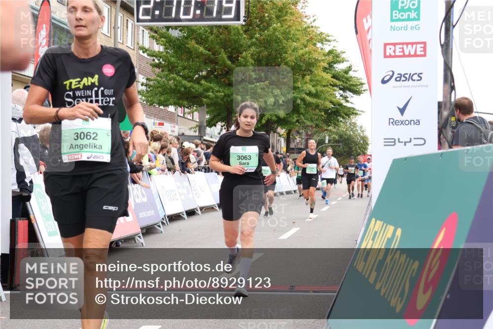 21.09.2025 - PSD Bank Halbmarathon Strokosch-Dieckow http://msf.ph/oto/8929123 21.09.2025 12:09:42 Ziel 1690, 2576, 3062, 3063, 3145, 3196, 3230, 4015 meine-sportfotos.de