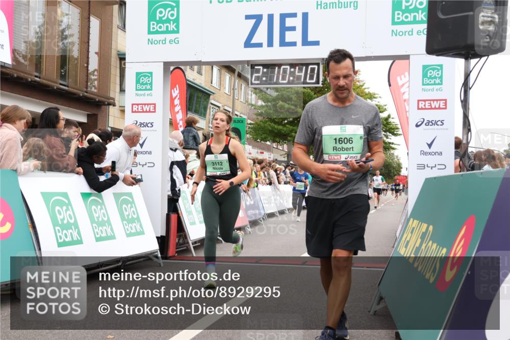 21.09.2025 - PSD Bank Halbmarathon Strokosch-Dieckow http://msf.ph/oto/8929295 21.09.2025 12:10:03 Ziel 1606, 3112, 3203 meine-sportfotos.de