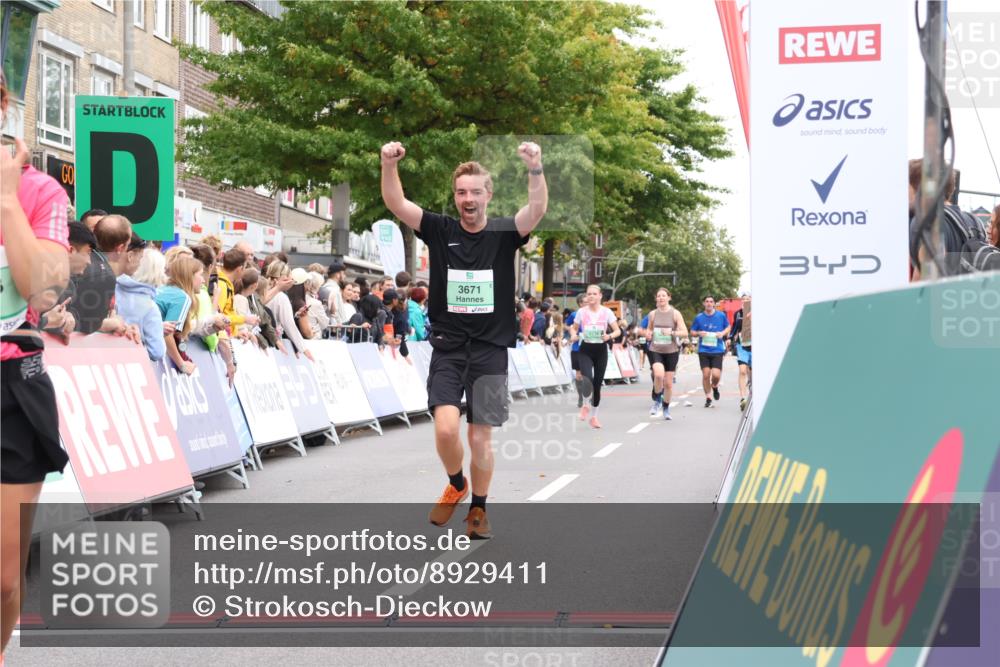21.09.2025 - PSD Bank Halbmarathon Strokosch-Dieckow http://msf.ph/oto/8929411 21.09.2025 12:10:21 Ziel 2764, 3283, 3671 meine-sportfotos.de