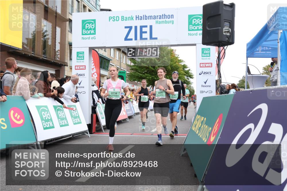 21.09.2025 - PSD Bank Halbmarathon Strokosch-Dieckow http://msf.ph/oto/8929468 21.09.2025 12:10:28 Ziel 1117, 1118, 1120, 2716, 2781, 3119, 3471, 3671, 3963 meine-sportfotos.de