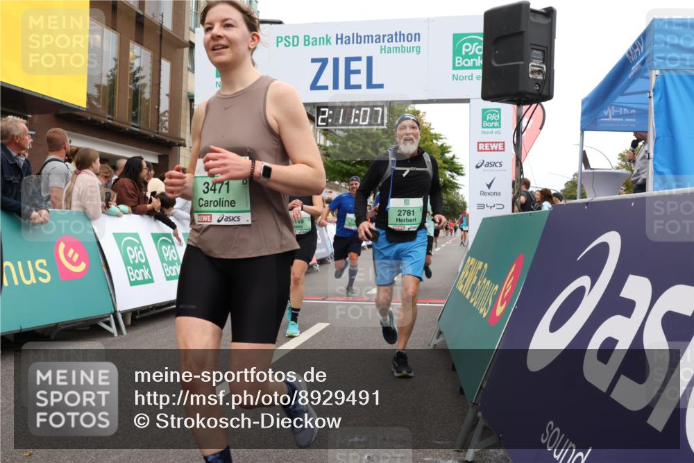 21.09.2025 - PSD Bank Halbmarathon Strokosch-Dieckow http://msf.ph/oto/8929491 21.09.2025 12:10:30 Ziel 1117, 1118, 1120, 2716, 2781, 3119, 3471, 3671, 3711, 3963 meine-sportfotos.de