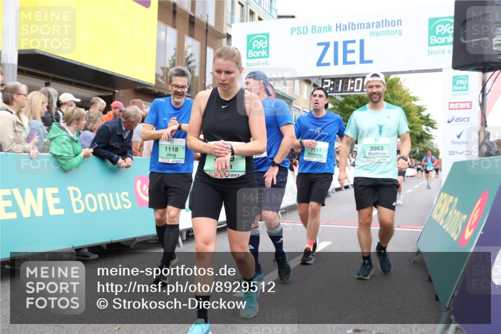 21.09.2025 - PSD Bank Halbmarathon Strokosch-Dieckow http://msf.ph/oto/8929512 21.09.2025 12:10:32 Ziel 1117, 1118, 1120, 2716, 2781, 3119, 3471, 3711, 3963 meine-sportfotos.de