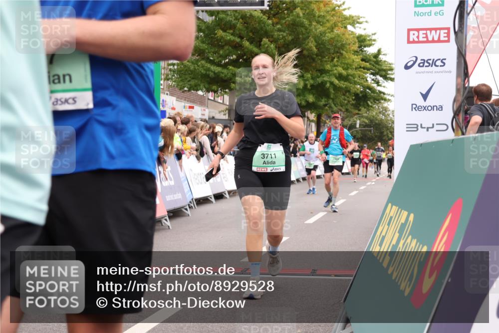 21.09.2025 - PSD Bank Halbmarathon Strokosch-Dieckow http://msf.ph/oto/8929528 21.09.2025 12:10:34 Ziel 1117, 1118, 1120, 2603, 2716, 2781, 3119, 3471, 3711, 3963 meine-sportfotos.de