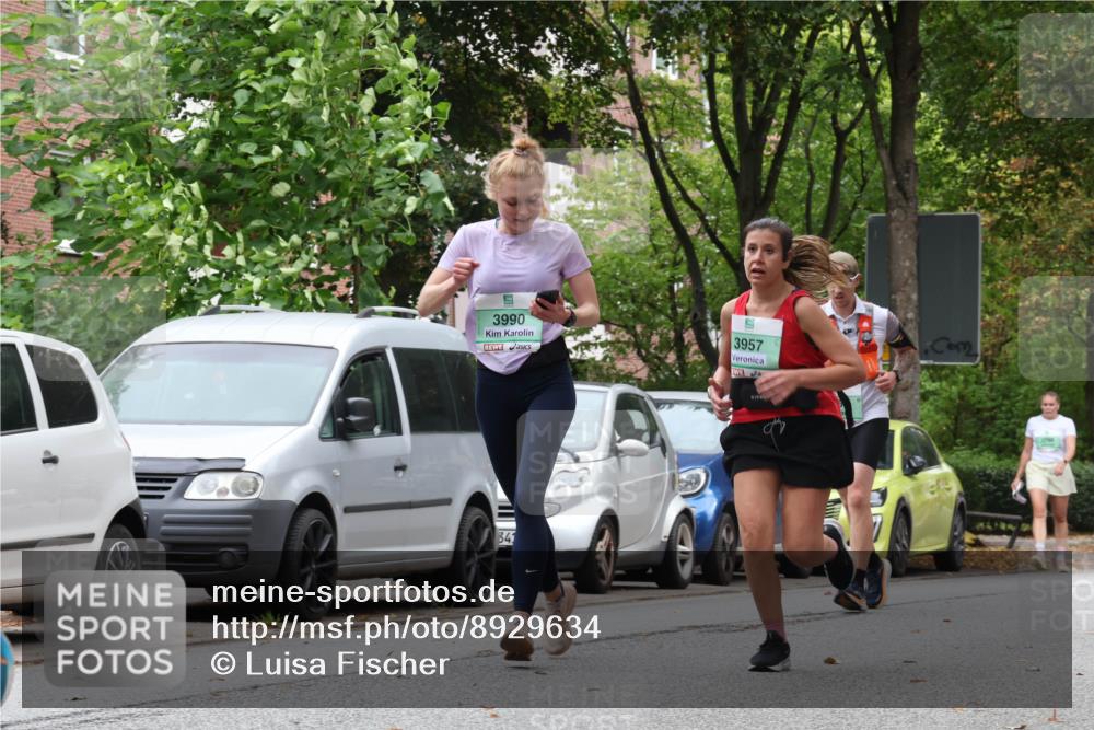 21.09.2025 - PSD Bank Halbmarathon Luisa Fischer http://msf.ph/oto/8929634 21.09.2025 11:48:27 Laufen 3990, 3957, 341 meine-sportfotos.de
